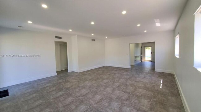 Foto del edificio - 3 bedroom in Miami FL 33127