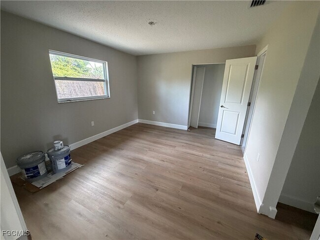 Foto del edificio - 19181 Tangerine Rd