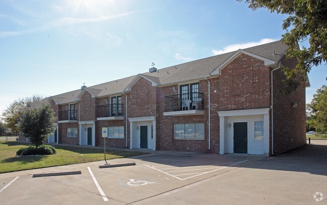 Building Photo - 255 N Dallas Ave