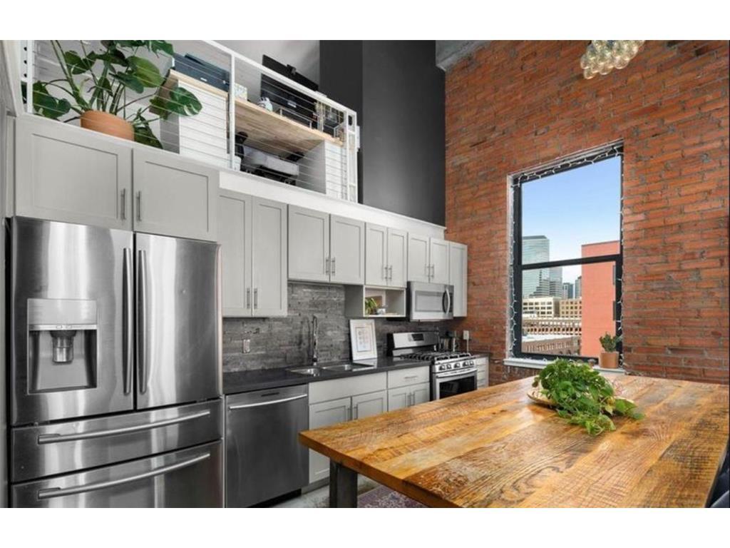 Primary Photo - 250 Park Ave