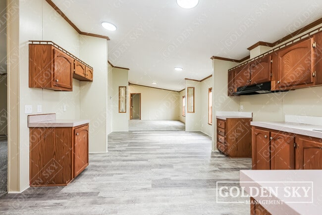 Building Photo - 7709 E Gloucester Rd