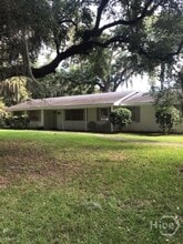 Building Photo - 17 Piney Point Rd