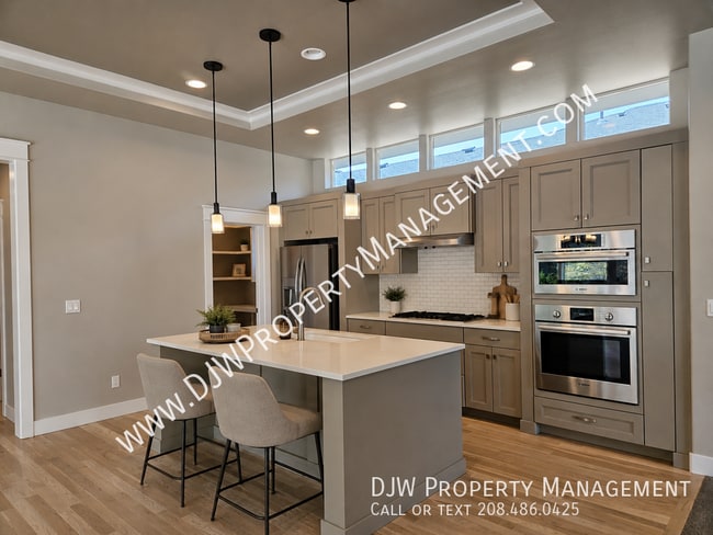 Building Photo - 12175 N Horse Collar Way