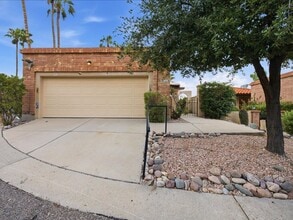 Building Photo - 10111 Spyglass