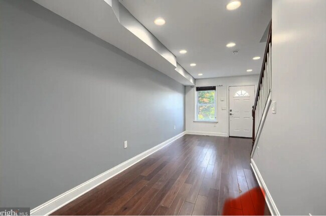 Foto del edificio - 930 Washington Blvd