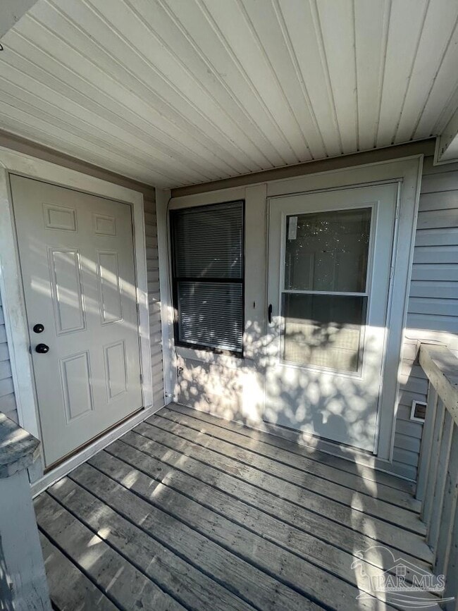 Building Photo - 3202 Redwood Ln