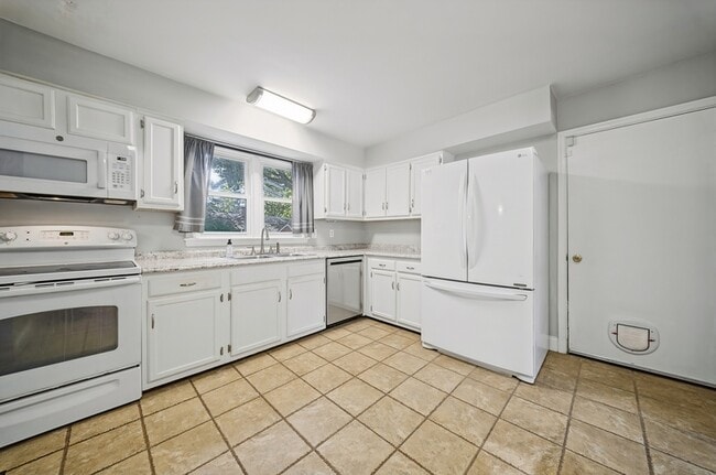Photo - 150 Huntington Drive House