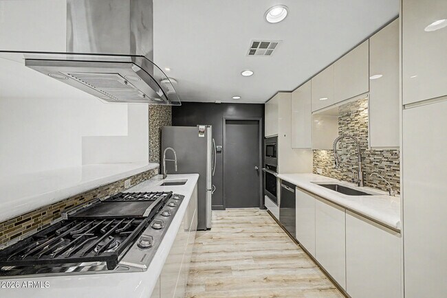 Foto del edificio - 8219 E Valley View Rd