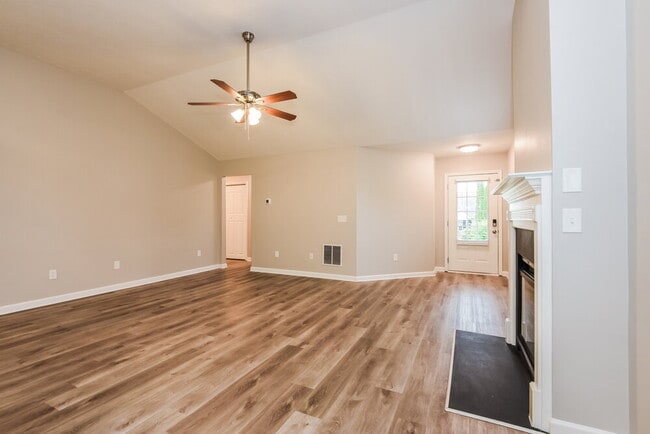 Building Photo - 412 Redwood Trail