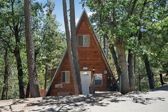 Building Photo - 1295 Balsam Dr