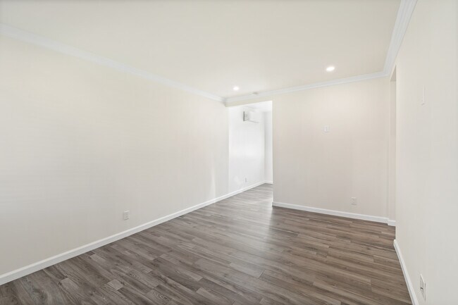 Foto del edificio - 1669 N Hollywood Way