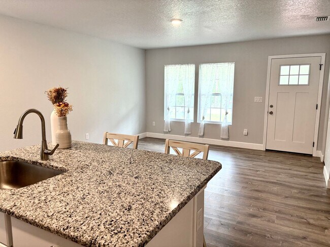 Building Photo - 9850 NE 69th Pl