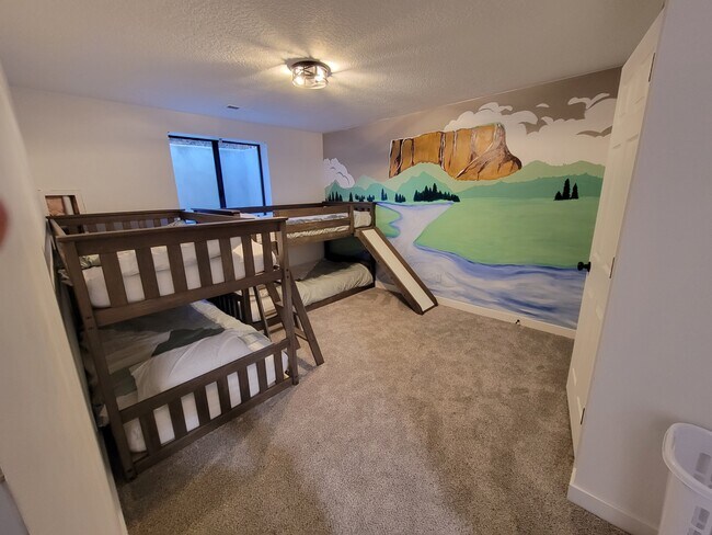 Foto del edificio - 702 S Canyon Dr