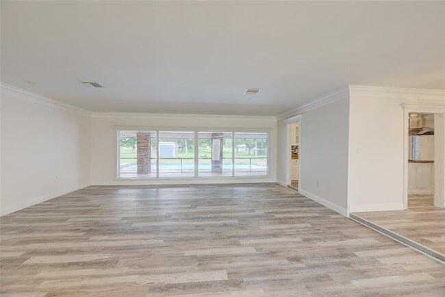 Foto del edificio - 17050 NW 19th Ave