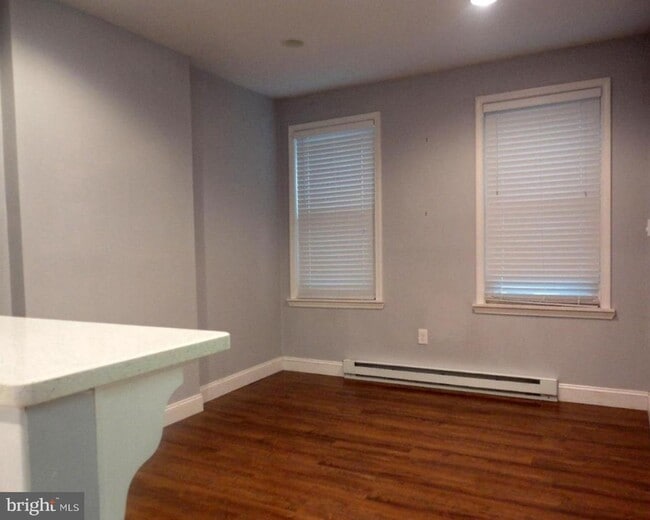 Building Photo - 349 Dickinson St