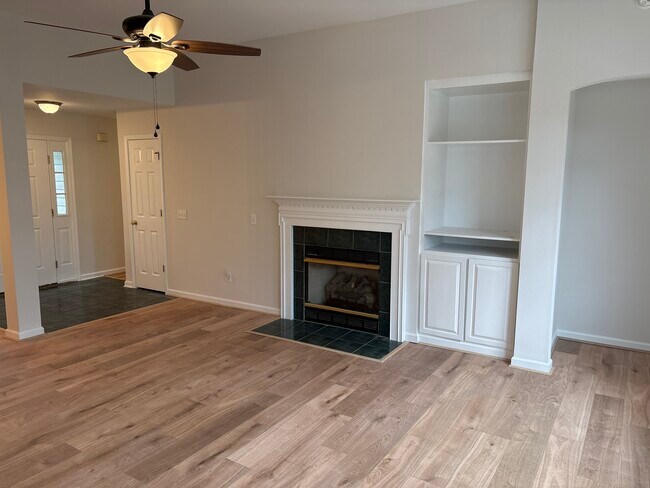 Building Photo - 143 N Belvedere Dr