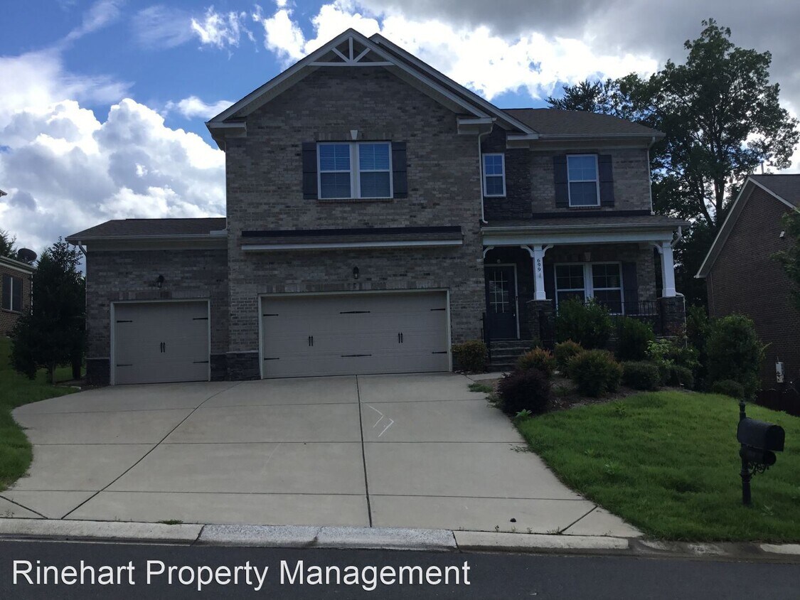 Primary Photo - 5 br, 3 bath House - 699 Old Cove Rd