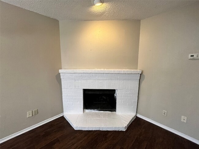Building Photo - 3047 Olympia Dr