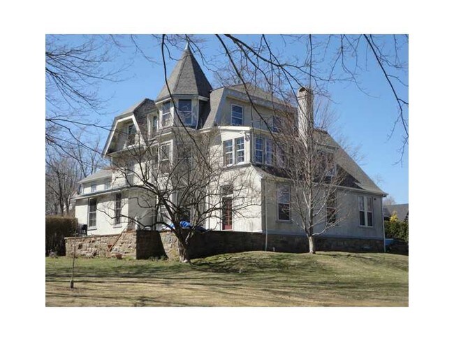 Building Photo - 397 Gibbs Ave