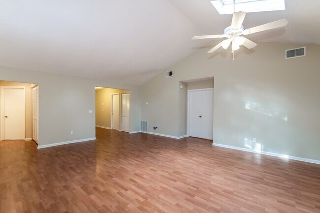 Building Photo - 4813 Wethersfield Pl W