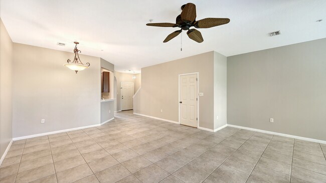Foto del edificio - 3499 Parkridge Cir