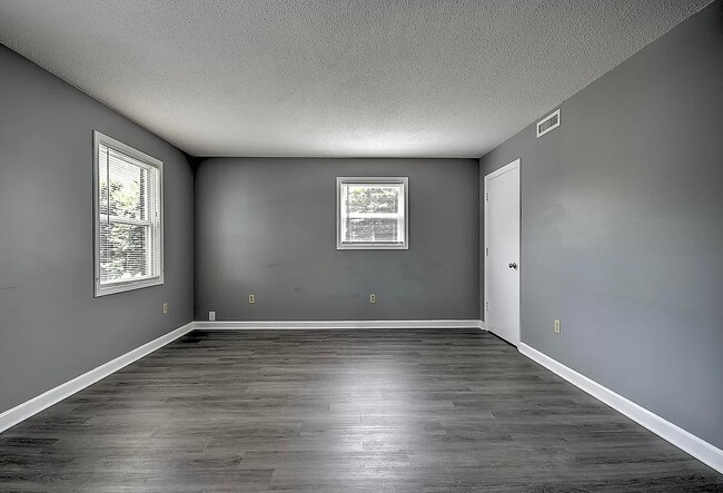 Building Photo - 311 Redstone Dr
