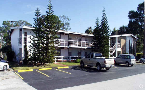 Primary Photo - Winbrook Apartments