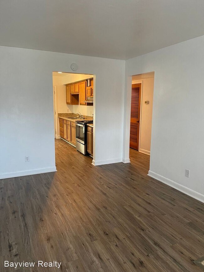 Building Photo - 3 br, 2 bath House - 1531-B Spruce Street