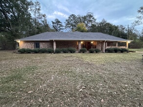 Building Photo - 311 J W Davis Dr