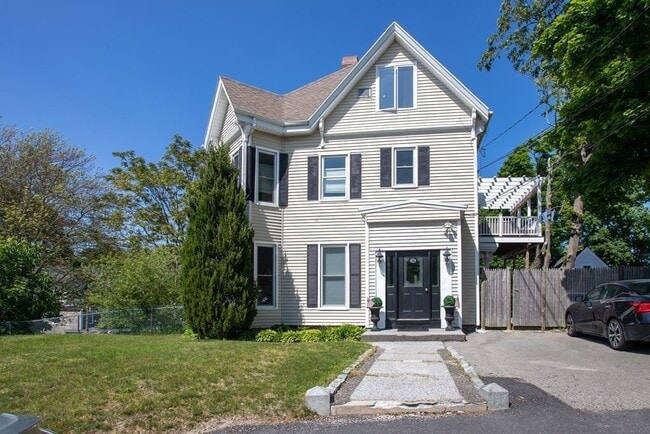 Building Photo - 13 Whiting St