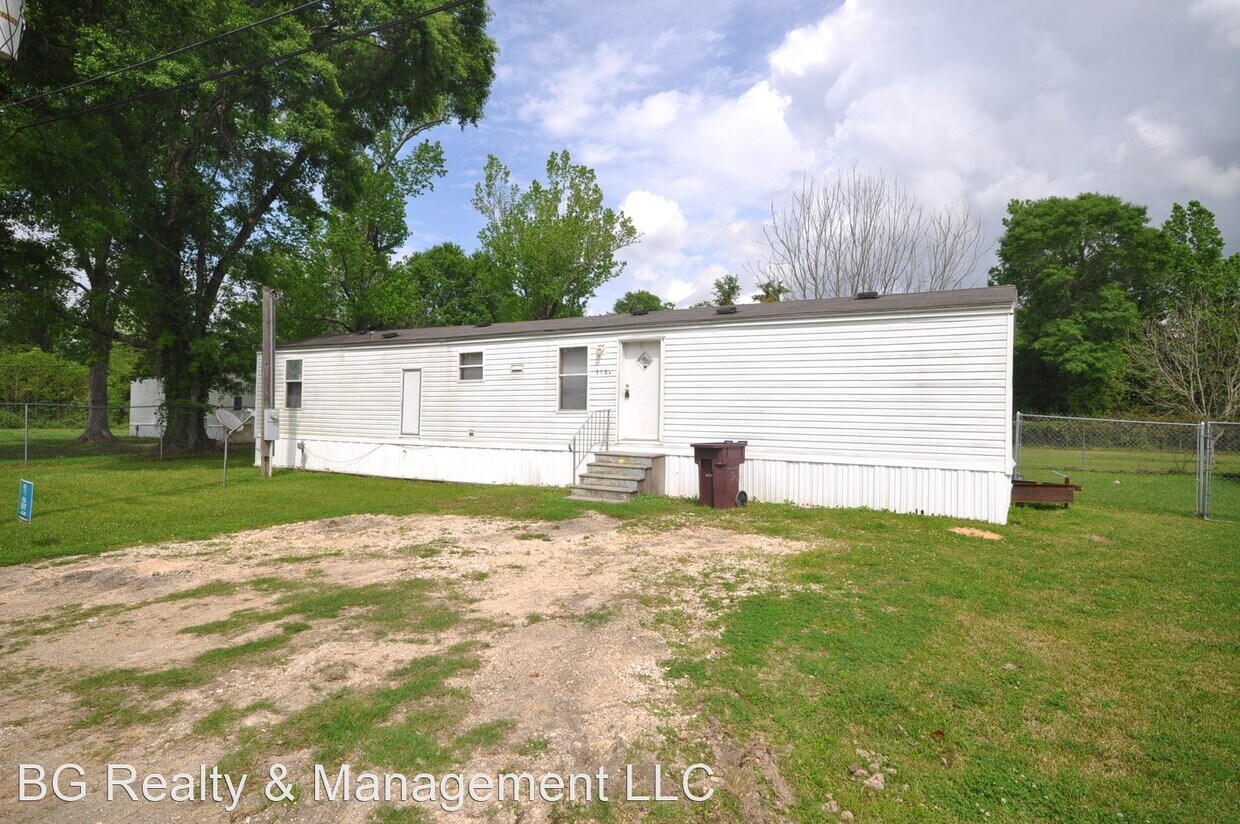 Primary Photo - 3 br, 1 bath House - 316B Goss Rd
