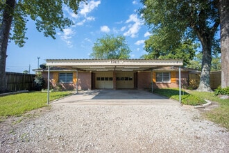 Building Photo - 17411 Strack Dr E