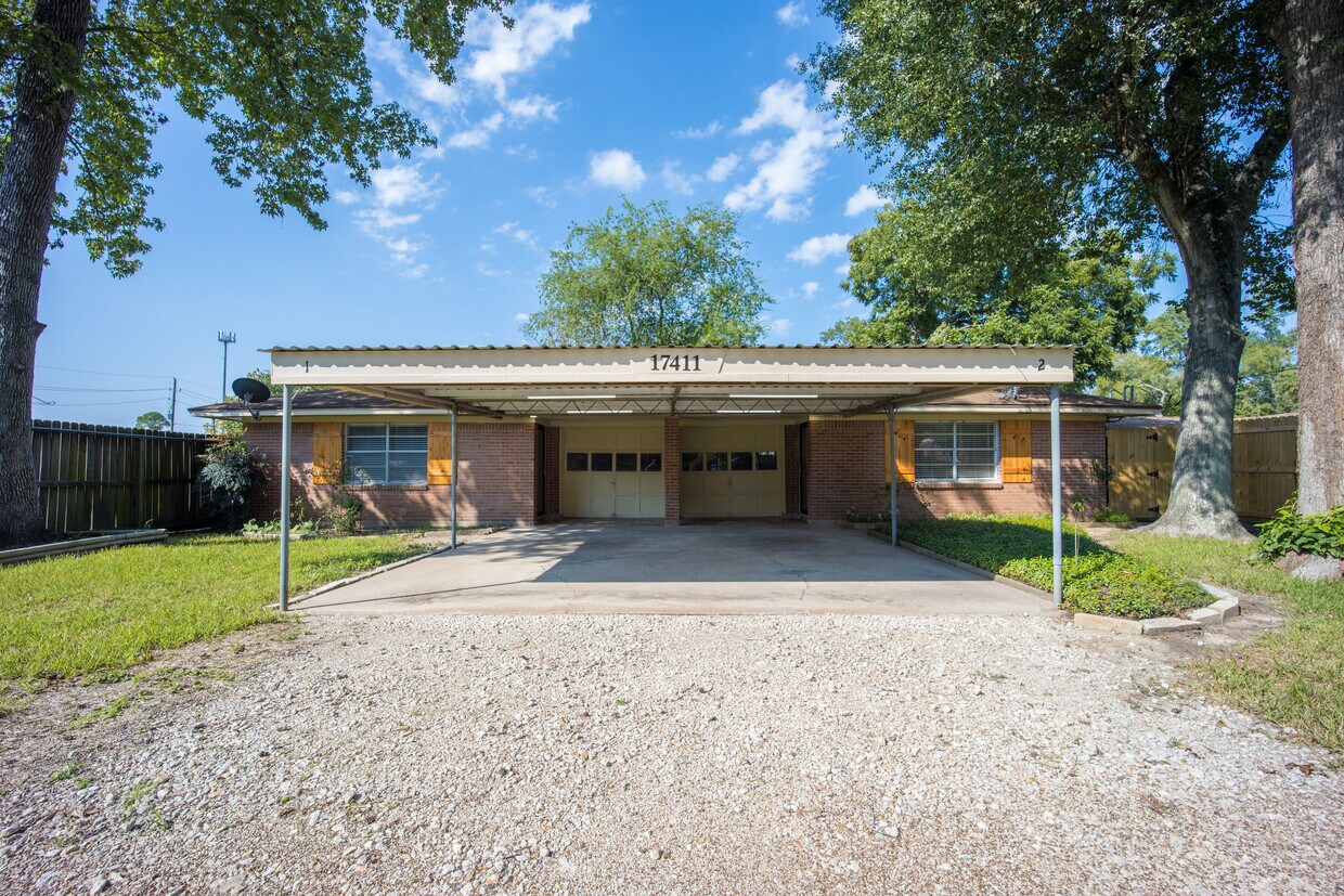 Primary Photo - 17411 Strack Dr E