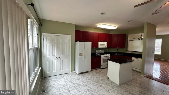 Building Photo - 21503 Harvest Green Terrace