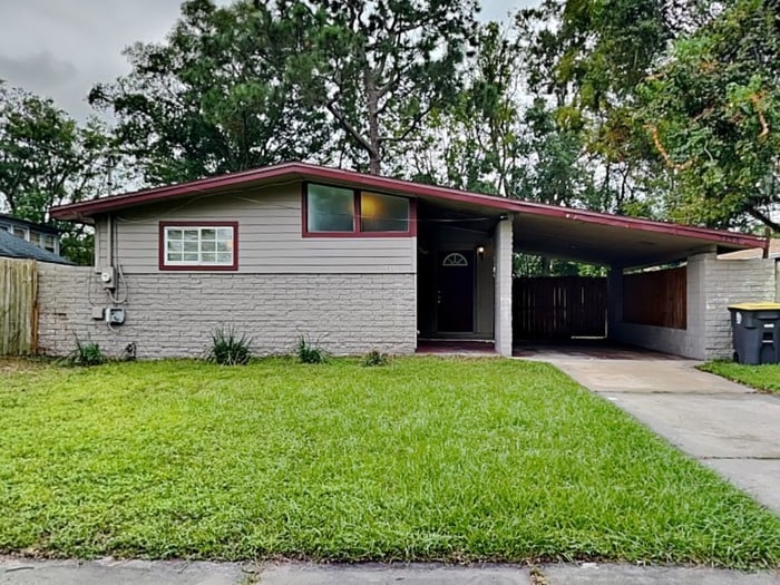 Primary Photo - 7356 Strato Rd