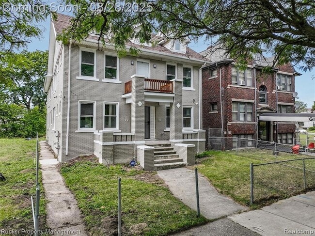 Building Photo - 5122 W Chicago