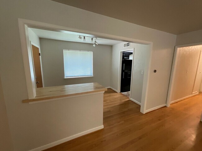Foto del edificio - 109 W Glenhaven Dr