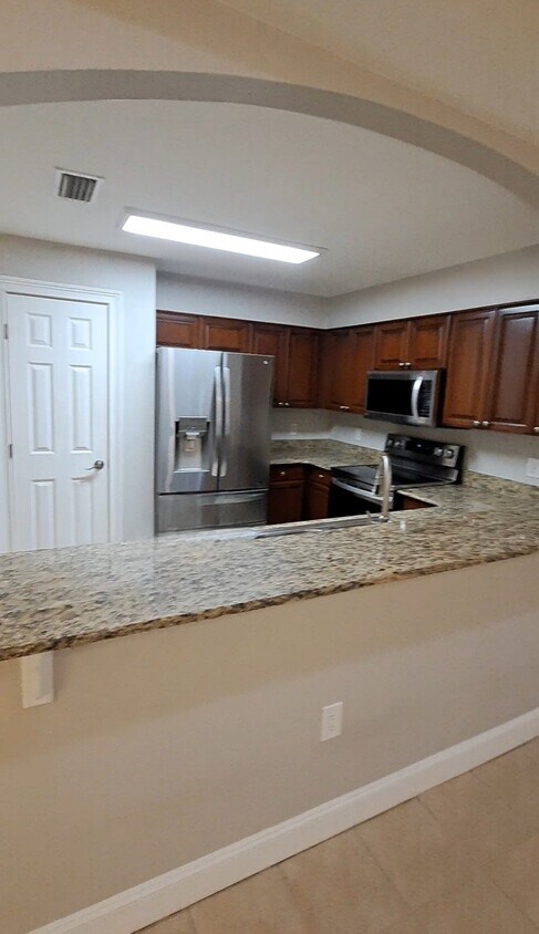 Foto principal - 532 NW 39th Rd