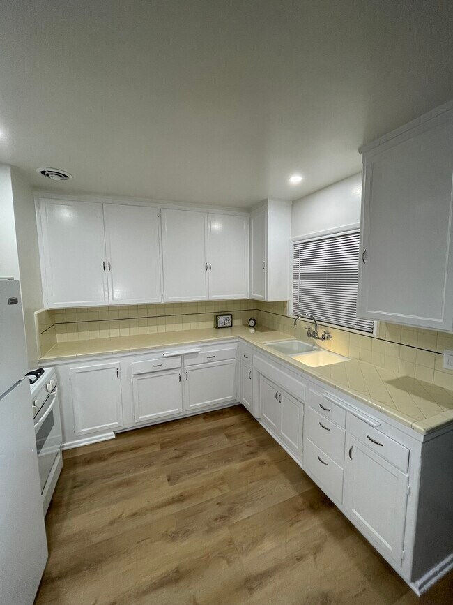 Foto del edificio - 1601 Glendon Ave
