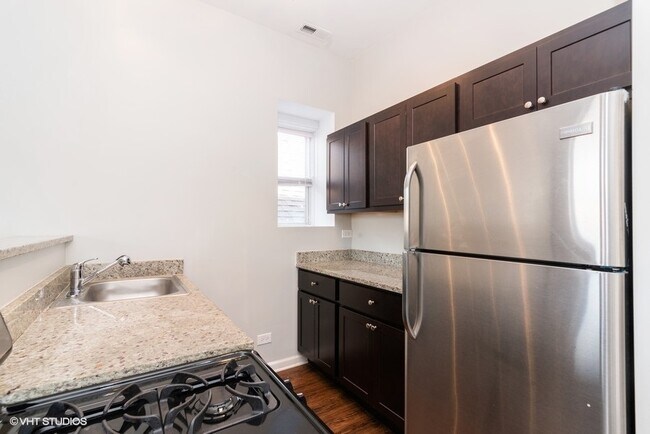 Foto del edificio - 1525 W 17th St