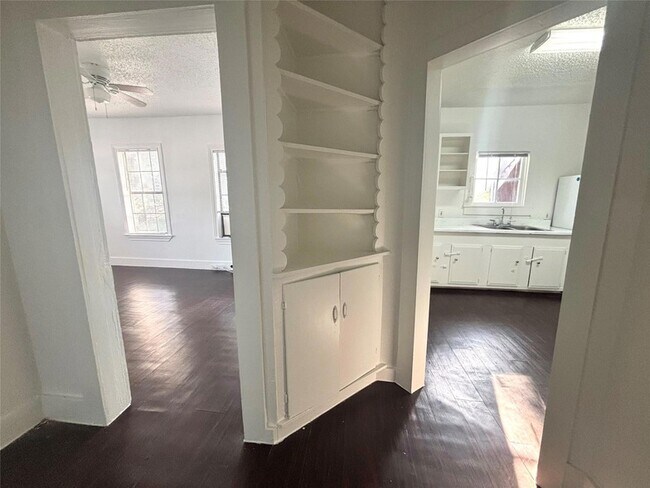 Foto del edificio - 3312 Oak Springs Dr