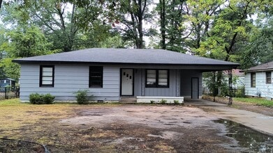 Building Photo - 403 W 35th Ave
