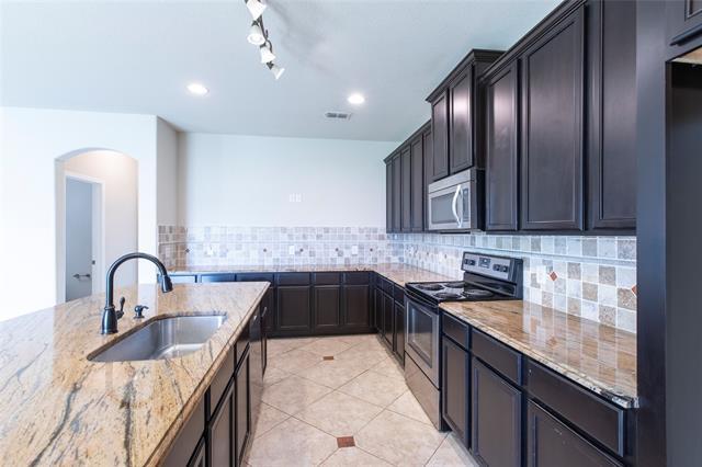 Building Photo - 10391 Cedar Lake Dr
