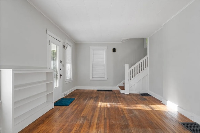 Building Photo - 25 Duane Ave