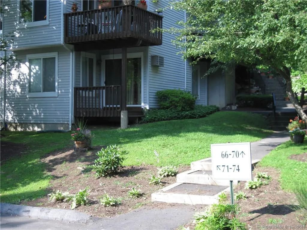 Primary Photo - 20 E Pembroke Rd