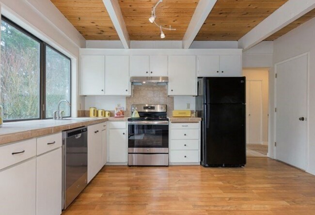 Foto del edificio - Welcome to this great 3-bedroom, 2 1/2-bat...