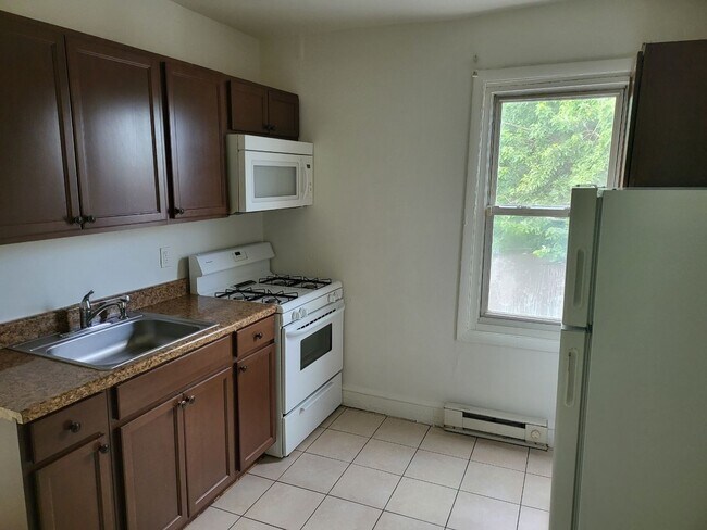 Foto del edificio - 1010 W Main St