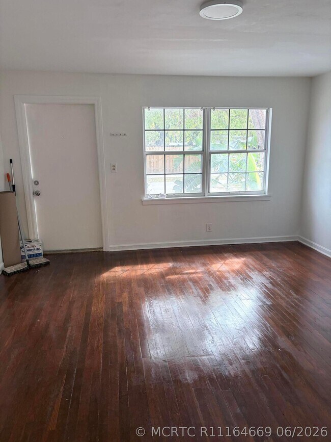 Foto del edificio - 213 SE 9th St