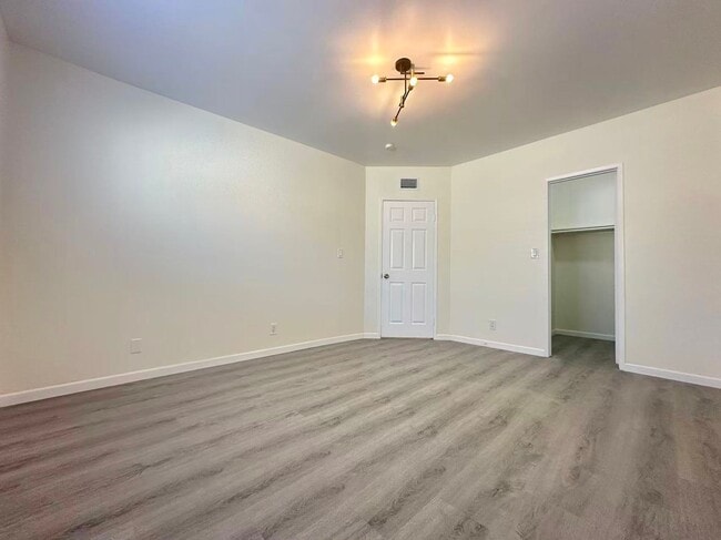 Building Photo - 3 BEDROOM HOME FOR LEASING IN Baldwin Park