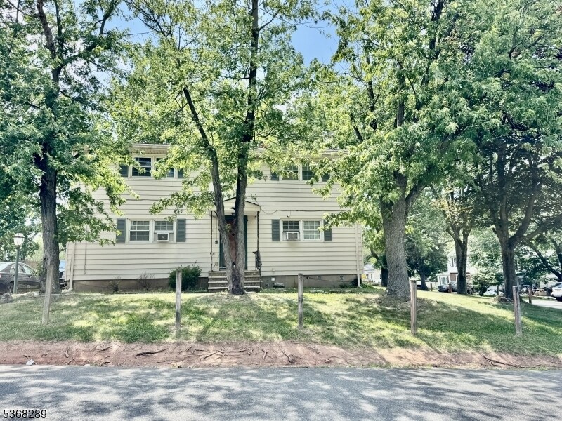 Foto principal - 36 N Lawrence Ave
